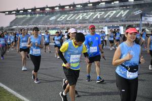 BIB: 52080, 52598, 83119
                            <button type="button" onclick="openModal(10463865)" class="btn btn-primary btn-sm float-right btn-popup" data-toggle="modal" data-target=".modal-high-quality">
                        <i class="fas fa-shopping-cart"></i> Add to Cart
                    </button>
                                            <button type="button" onclick="isThisMe(10463865, true)" class="btn btn-success btn-sm float-right btn-popup btn-isme hidden" data-toggle="tooltip" data-placement="bottom" title="นี่คือรูปของคุณใช่ไหม คลิกที่นี่เพื่อเอาเข้าอัลบั้ม">
                        <i class="fas fa-plus"></i> Add to album
                    </button>
                    <button type="button" onclick="isThisMe(10463865, false)" class="btn btn-warning btn-sm float-right btn-popup btn-isnotme hidden">
                        <i class="fas fa-ban"></i> Remove from album
                    </button>